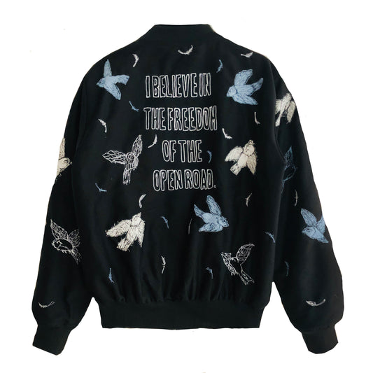 Bomber Jacket pajaritos azules.